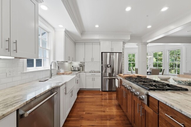 Building Photo - 7273 Berkley Square S