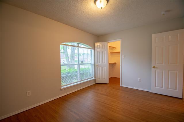 Building Photo - 2404 Whispering Creek Dr