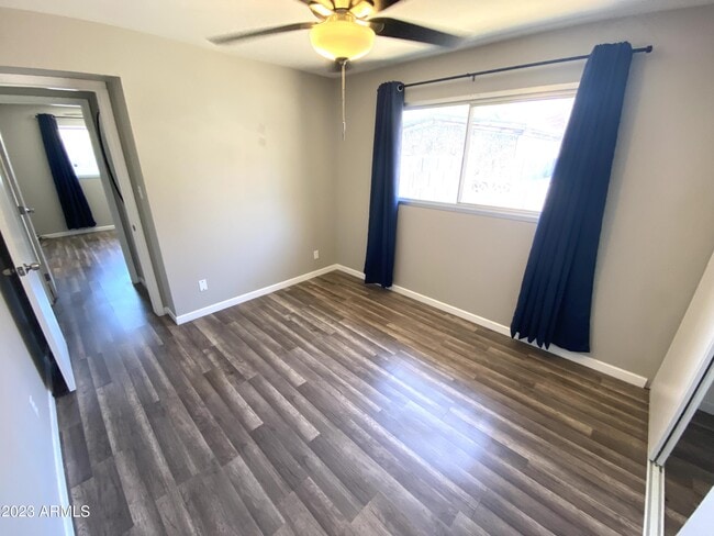 Building Photo - 4627 W Rose Ln