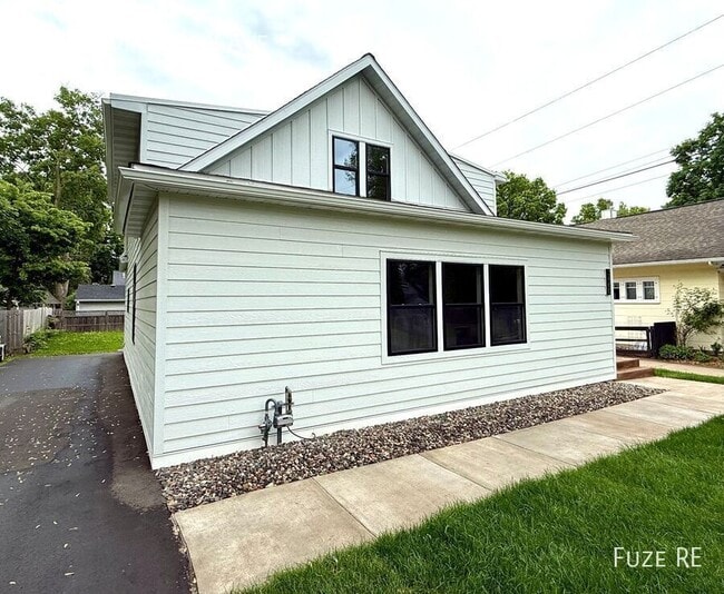 Building Photo - 3460 Livingston Ave