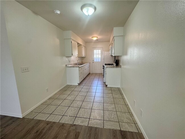 Building Photo - 1564 Turquoise Rd