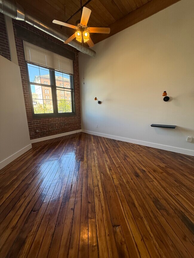 Building Photo - 99 Allen St