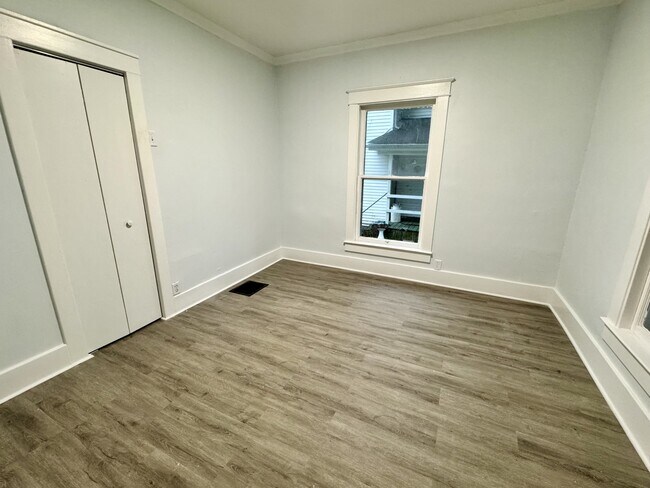 Building Photo - 1126 N Morrison St