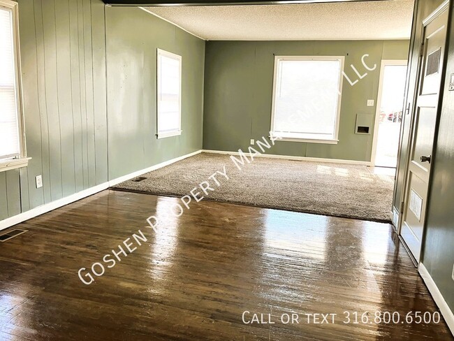 Building Photo - 1821 S Grove St