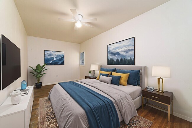 Building Photo - 5711 Longforest Dr