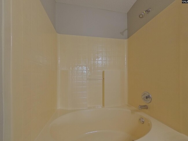 Building Photo - 3 Glen Knoll Ct