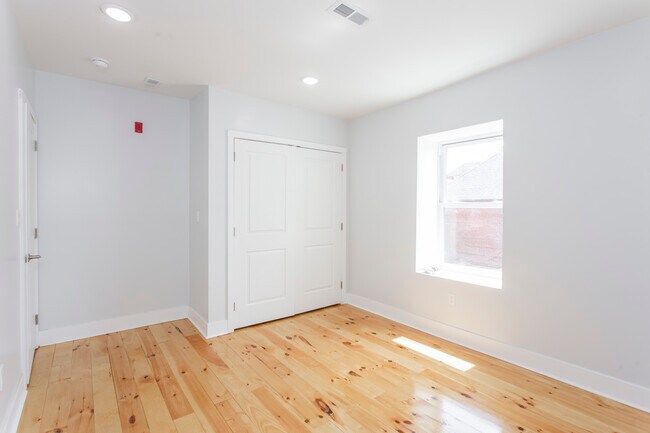Unit 3 - 5011 Chester Ave