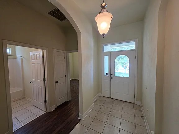 Building Photo - 5531 Hampton Woods Way