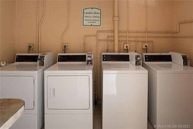 Building Photo - 7505 SW 82nd St