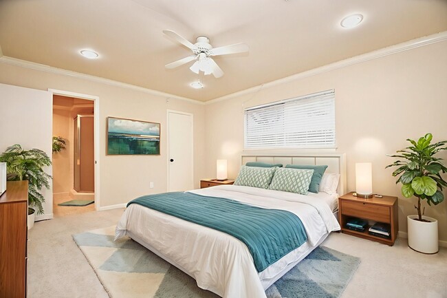 Building Photo - 5814 Fairdale Ln