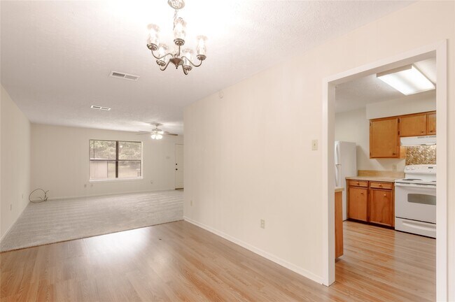 Building Photo - 138 Summer Pl