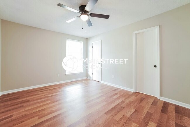 Building Photo - 3 Bedroom Pet-Friendly Home in MEMPHIS, TN with Main Street Renewal