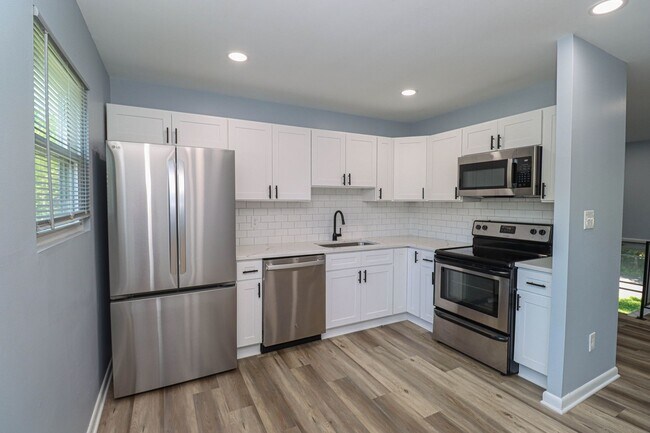 Building Photo - 3 Bedroom Oasis in Severna Park