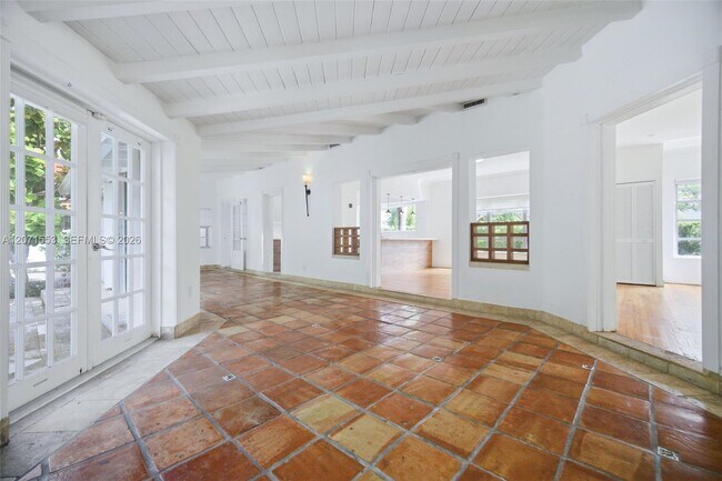 Building Photo - 2300 S Miami Ave
