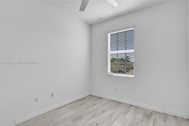 Building Photo - 4029 NW 11 Dr