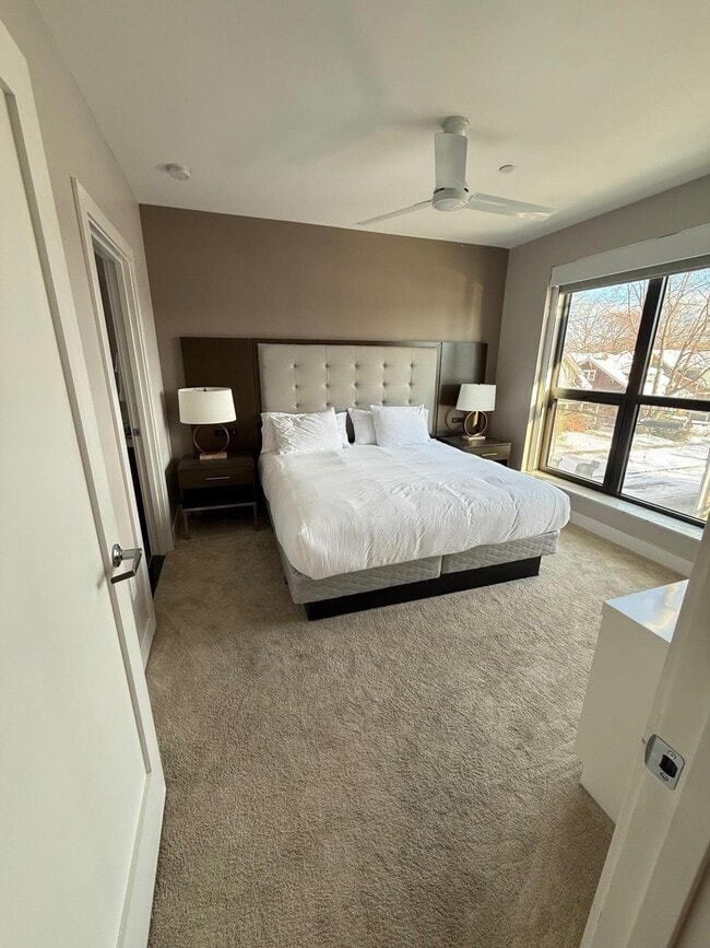 Building Photo - 480 N Main St