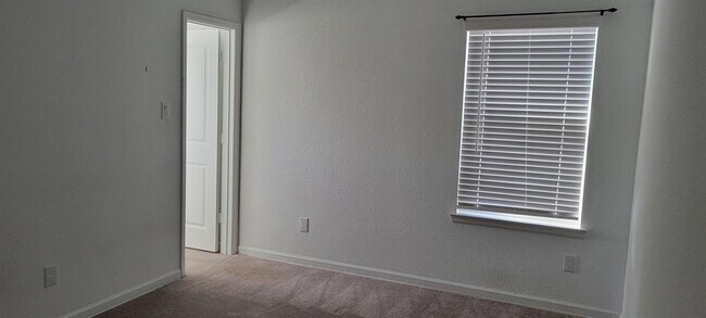 Building Photo - 579 Dry Fork Ln