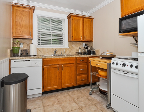 Kitchen - Woodmont Terrace Apartments