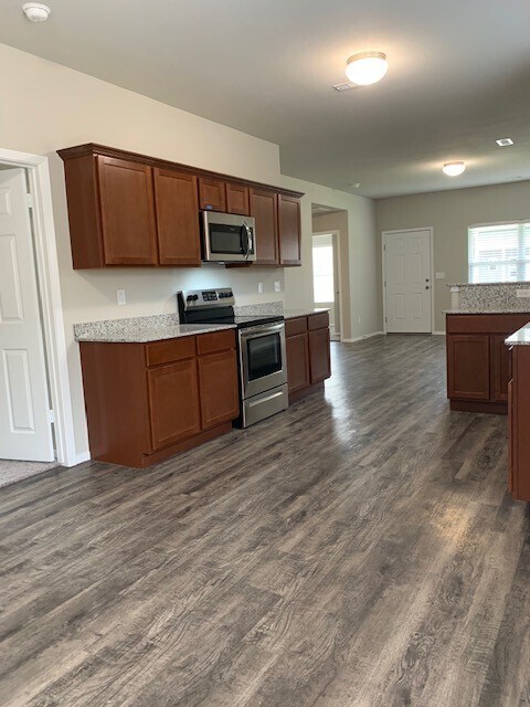Building Photo - 5002 W Claxton Cir