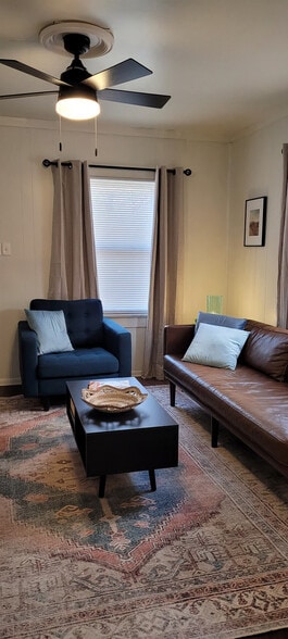 Building Photo - 59 S Lasalle St