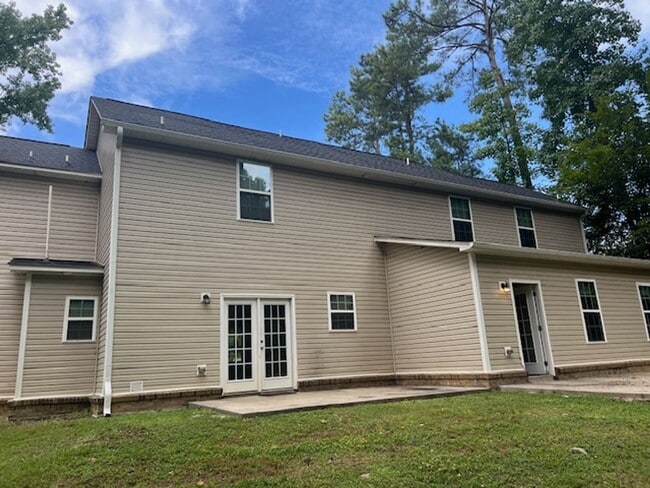 Building Photo - Duplex Rental Available in Garner – 4 Bed, 2.5 Bath with Garage & Private Backyard