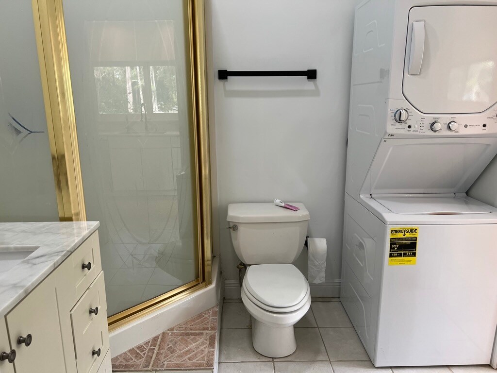 Bathroom with laundry - 15888 118th Trl N