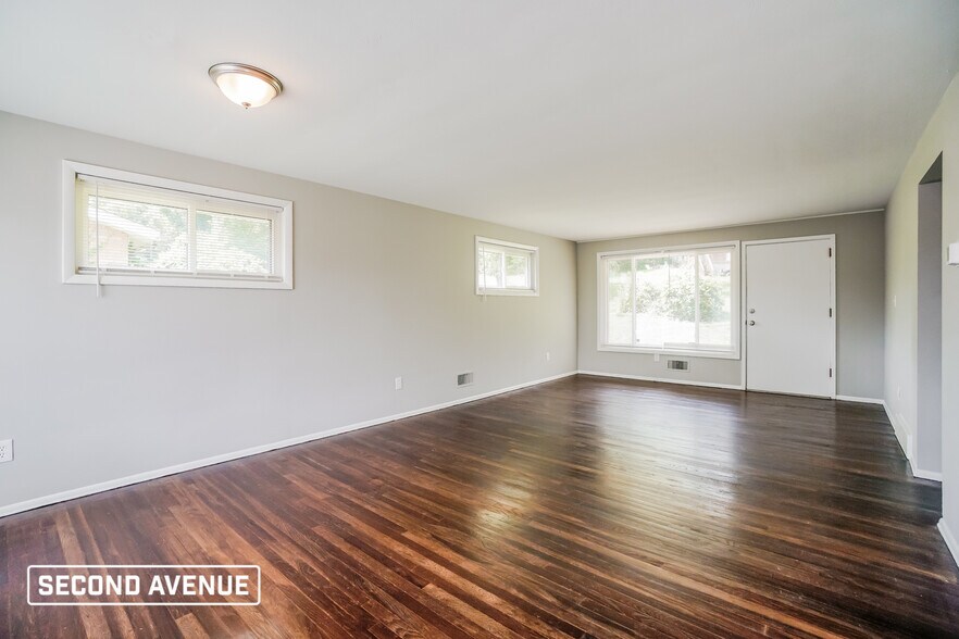 Building Photo - 642 Garden City Dr
