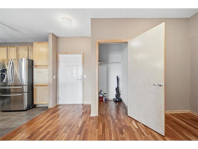 Building Photo - 2929 21st Ave S