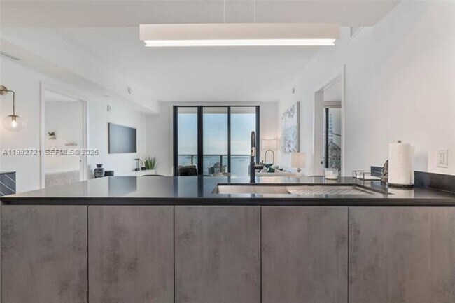 Building Photo - 1010 Brickell Ave
