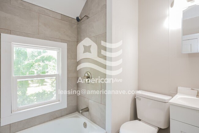 Building Photo - 1511 Carroll St