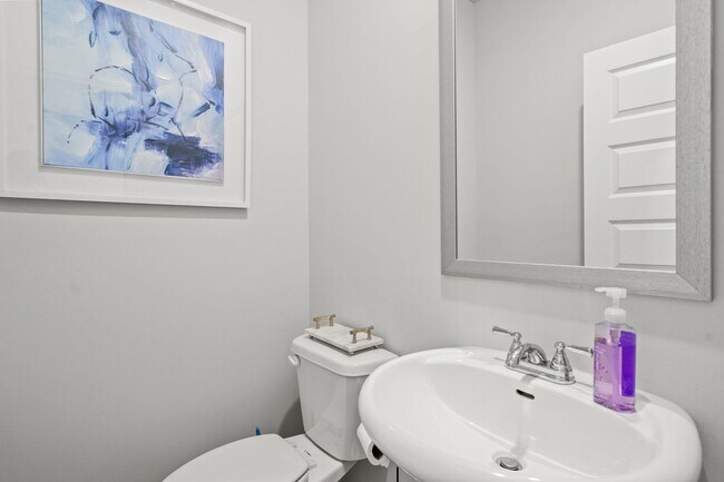 Building Photo - BRAND NEW 3 Bed 2.5 bathroom townhomes in Flowery Branch!