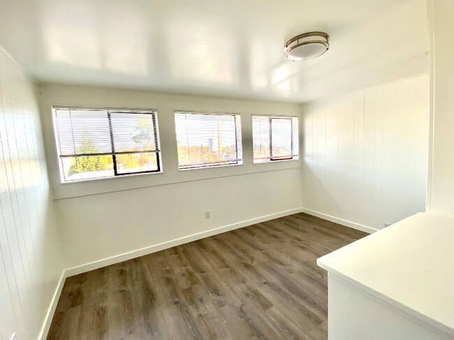 Building Photo - 4457 Whitman Ave N