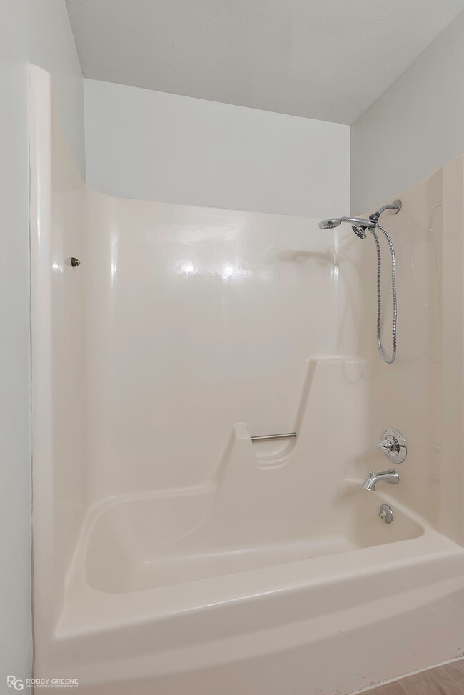 Building Photo - 10048 Alondra St