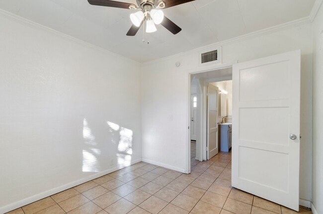 Building Photo - 3715 E Glenn St