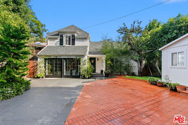 Building Photo - 1760 Nichols Canyon Rd