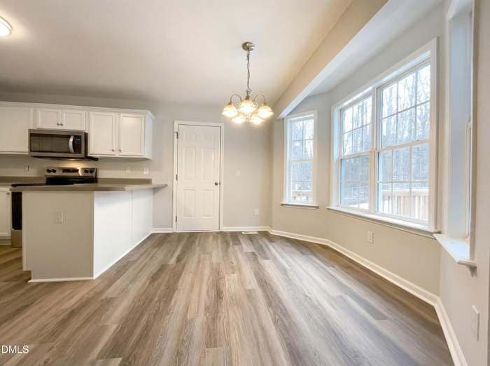 Building Photo - 100 Broken Lance Dr