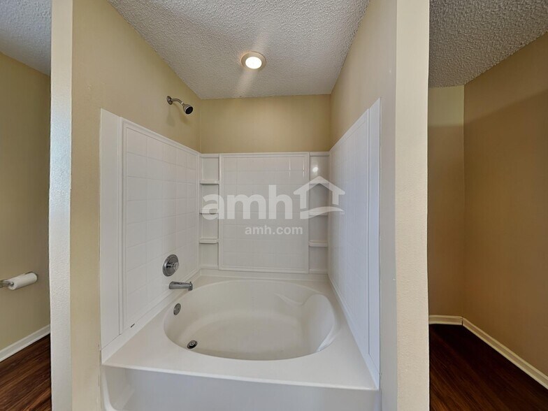 Building Photo - 3110 Brandenburg Dr