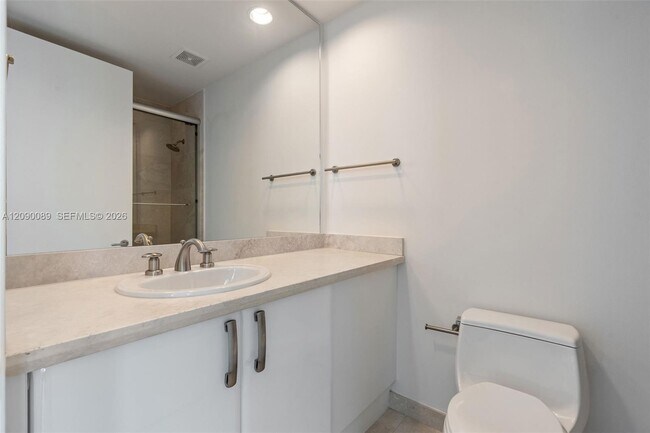 Building Photo - 5959 Collins Ave