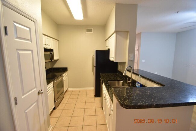 Building Photo - 1810 E Palm Ave