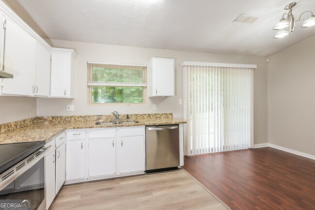 Building Photo - 5603 Rock Springs Rd