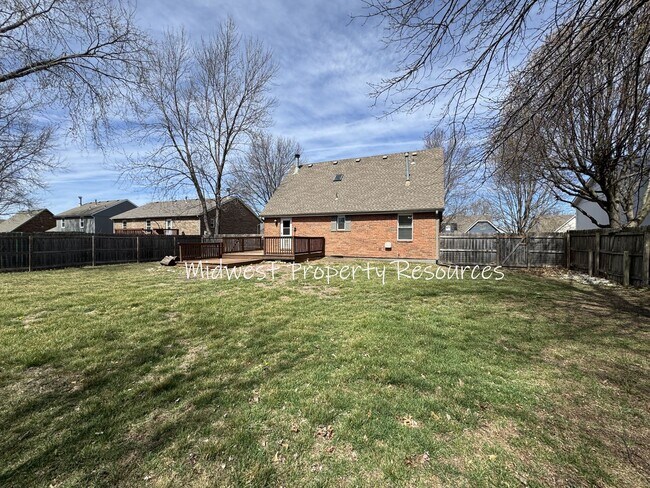 Building Photo - Spacious 4 Bedroom, 2 Bath Home for Lease in Lee's Summit, MO