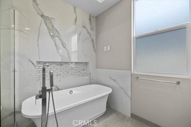 Building Photo - 2415 Carnegie Ln