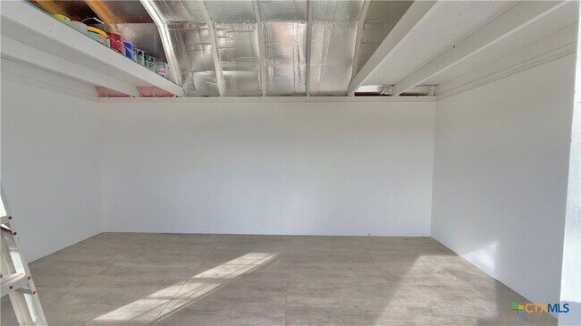 Building Photo - 2107 Gail Dr