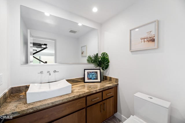 Building Photo - 3810 W Hemlock St