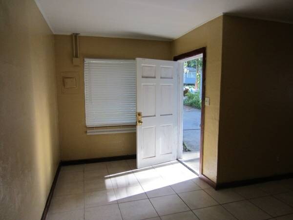 Building Photo - 725 Efferson St