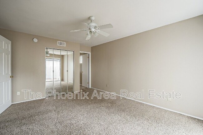 Building Photo - 850 S River Dr