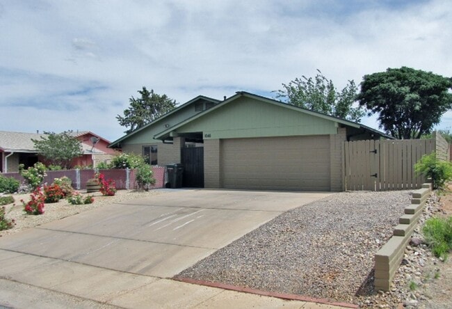 Building Photo - 4BR/2BA/2CG 1416 sq.ft. with storage shed in Sierra Vista, AZ