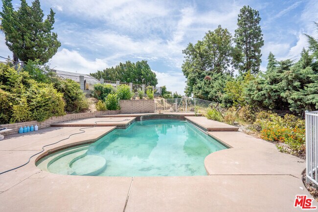 Building Photo - 17440 Fraser Pl