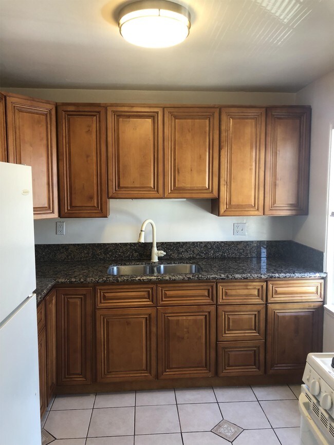 Building Photo - 410 S Sierra Madre Blvd