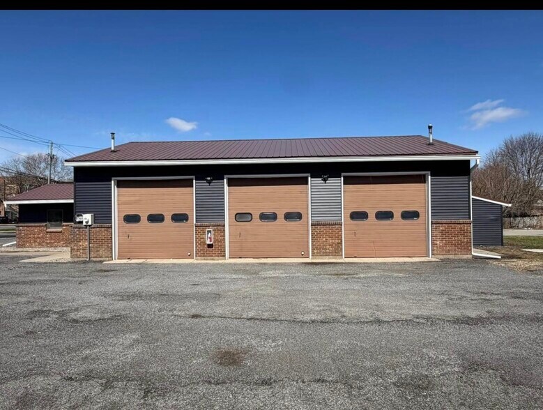 Building Photo - 97 East Ave
